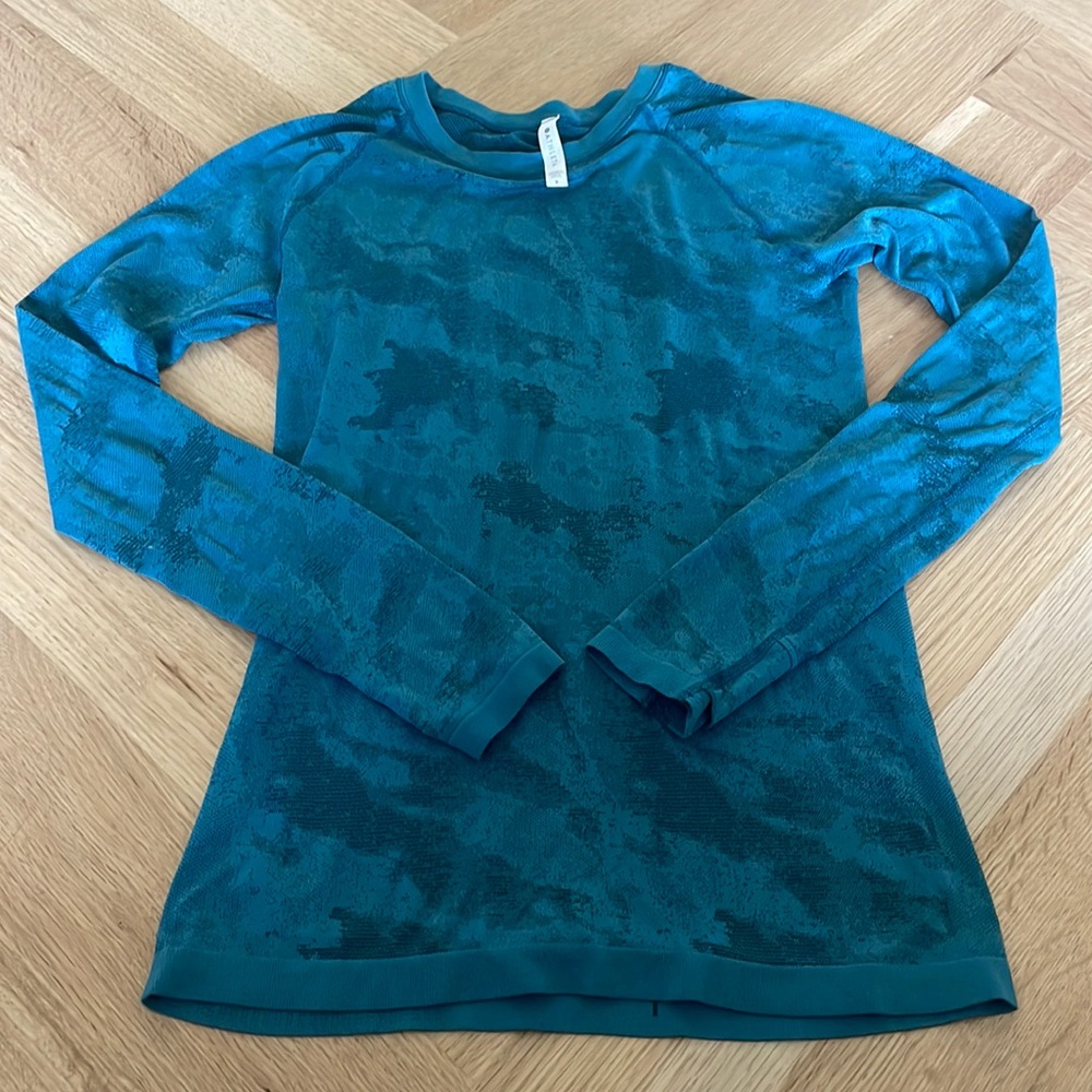 NWOT - Athleta Women’s Momentum Seamless Top
